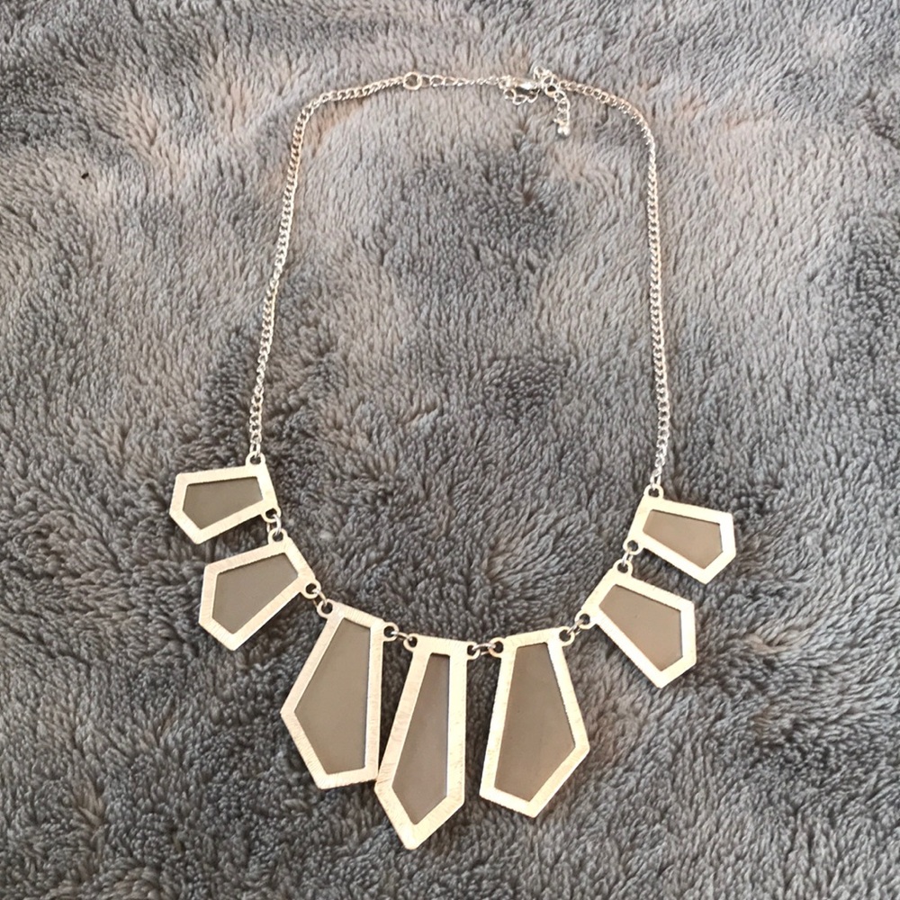 Target Statement Necklace - Picture 2 of 3